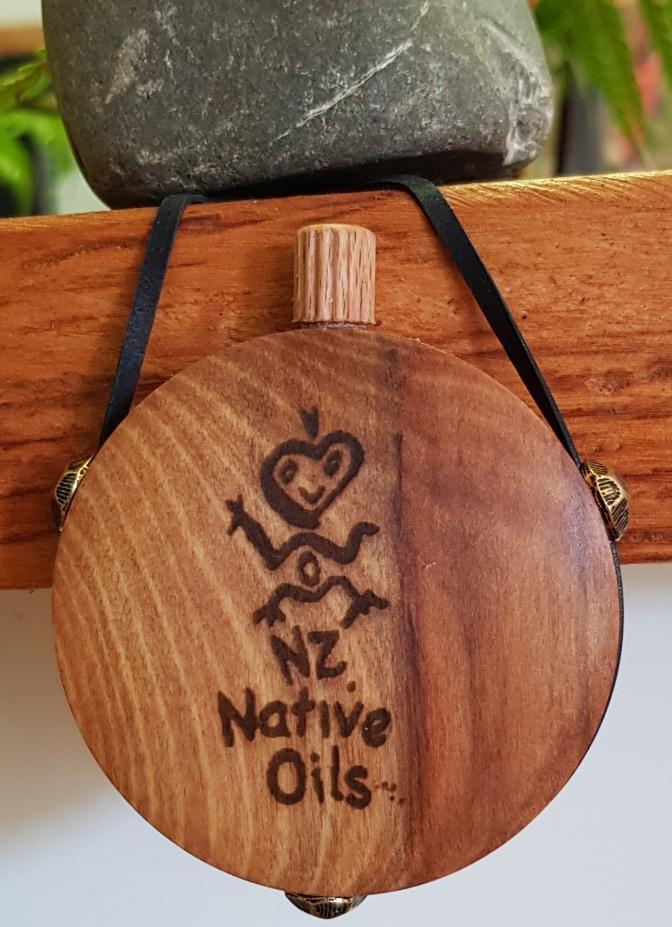 Aromatherapy Rimu Wood and Paua Shell Diffuser-NZ Native Oils Ltd